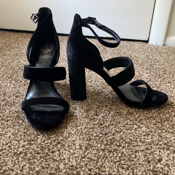 Women’s heels - Picture 2 of 2